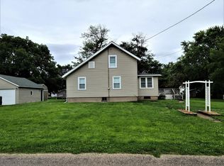 410 N 1st St, Secor, IL 61771