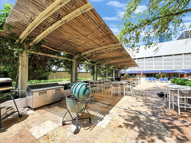 1300 Lamar St #T8 — Photo 45
