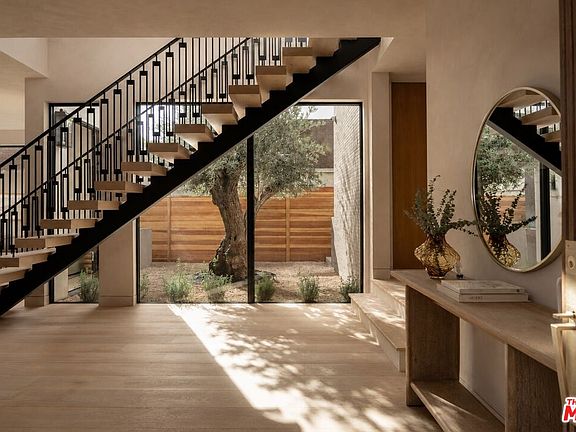 2nd image of 2048 Linnington Ave