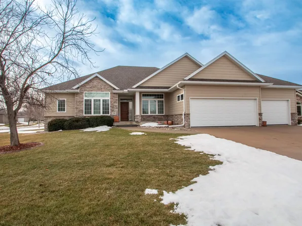 532 Sandstone Cir, Dakota Dunes, SD 57049