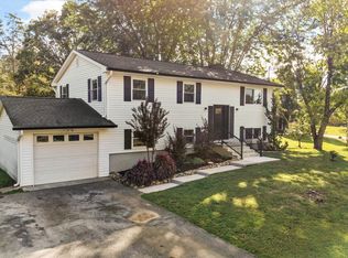712 Owl Hollow Rd, Knoxville, TN 37923