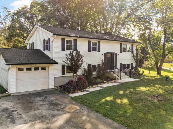 712 Owl Hollow Rd, Knoxville, TN 37923