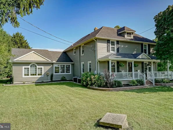 270 W 15th St, Hammonton, NJ 08037