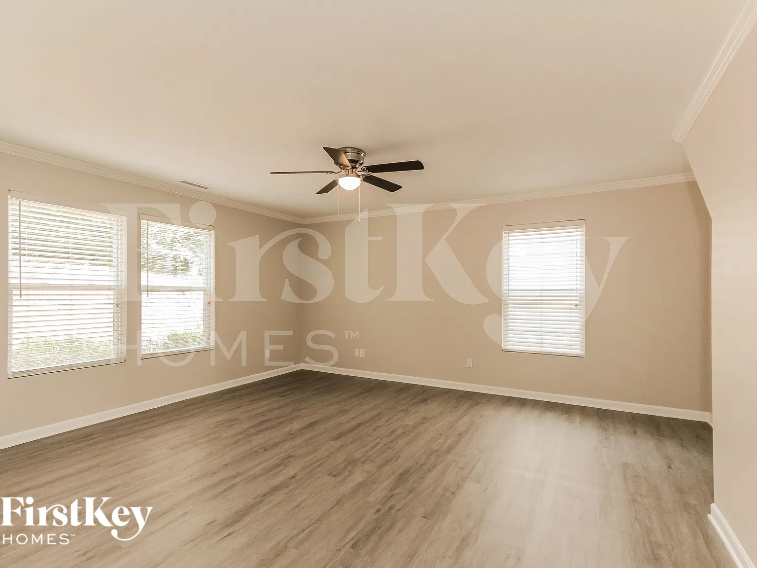 3 bed, 2.5 bath, 2054 sqft, $2,205 — Photo 4
