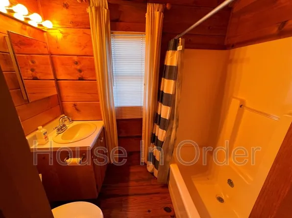 115 Crider Cir, Maggie Valley, NC 28751
