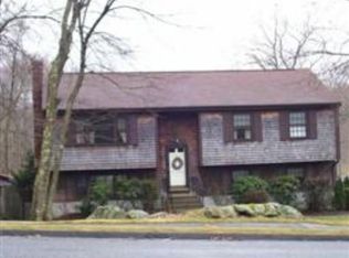 15 Marlyn Rd, Medfield, MA 02052