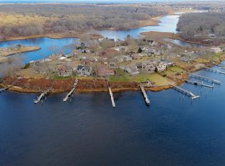 216 Wood Hill Rd, Narragansett, RI 02882