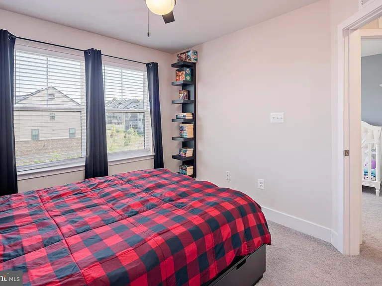 618 Chalcedony Ln — Photo 37