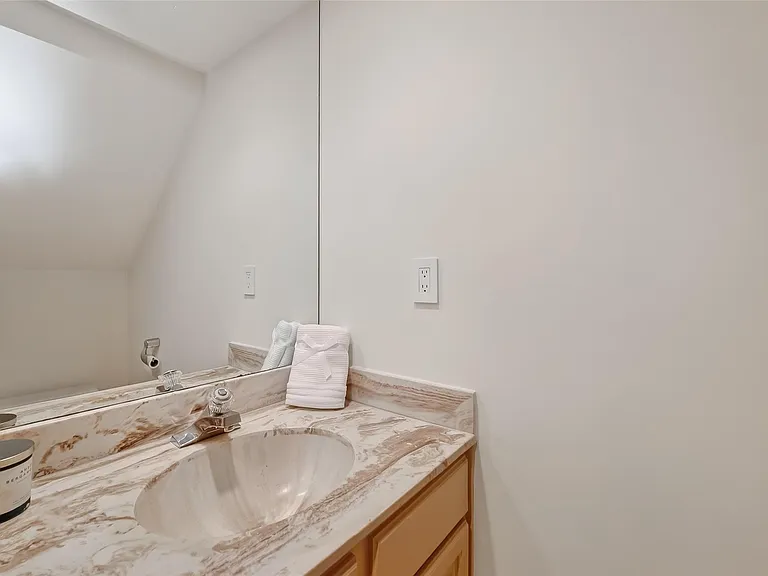 5338 Brownway St #B19 — Photo 32