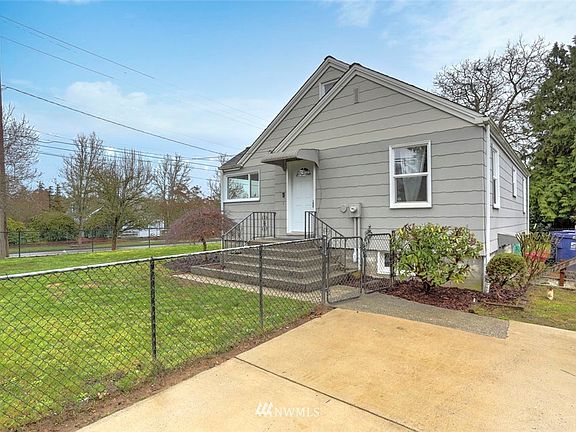 3rd image of 9302 McKinley Ave E