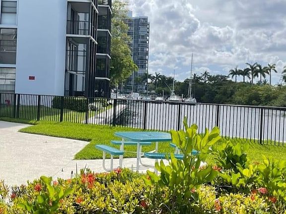 4th image of 3401 N Country Club Drive #619
