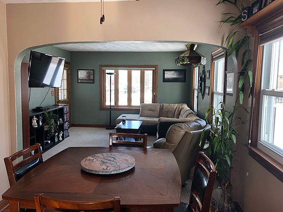 Dining room into living room