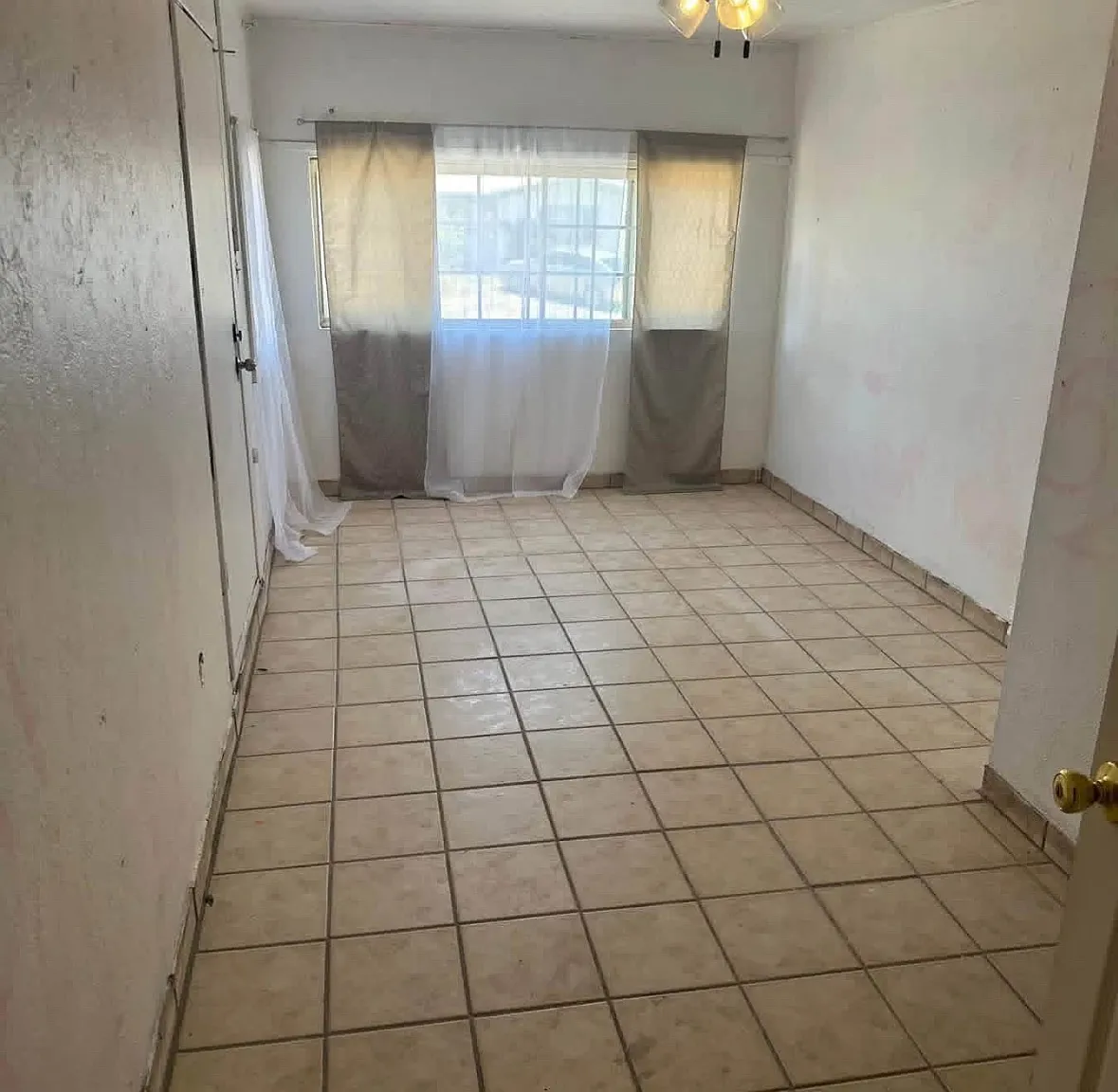 4 bed, 1370 sqft, $1,500 — Photo 3