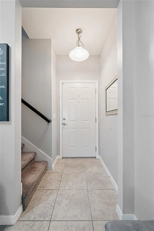 3 bed, 2.5 bath, 1674 sqft, $2,000 — Photo 4