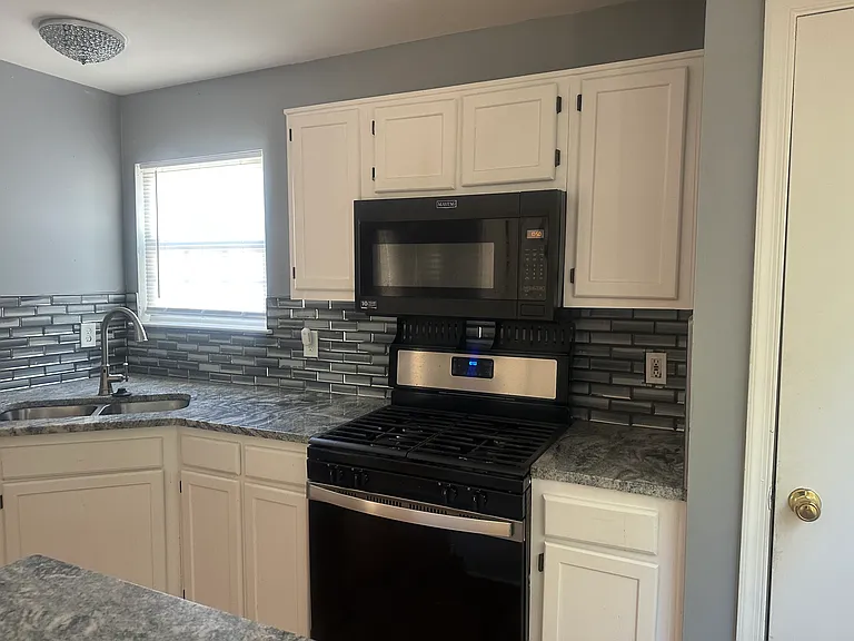 3058 Lake Hill Ct — Photo 9