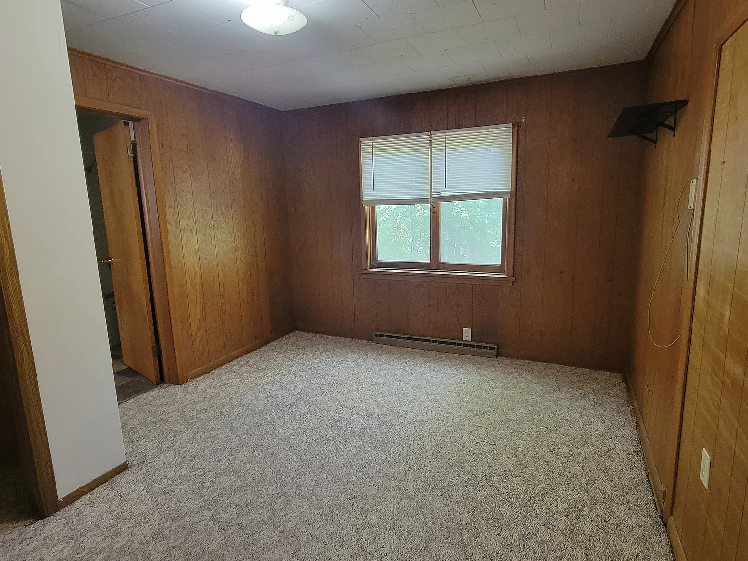 3 bed, 984 sqft, $1,050 — Photo 4