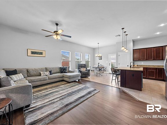 3rd image of 1173 Crown Walk Dr