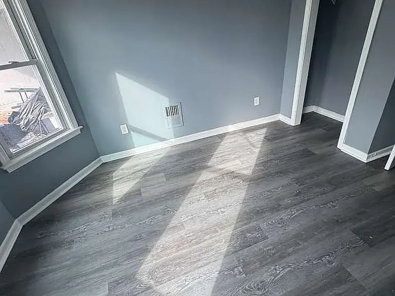 1357 Fairfield Ave — Photo 2