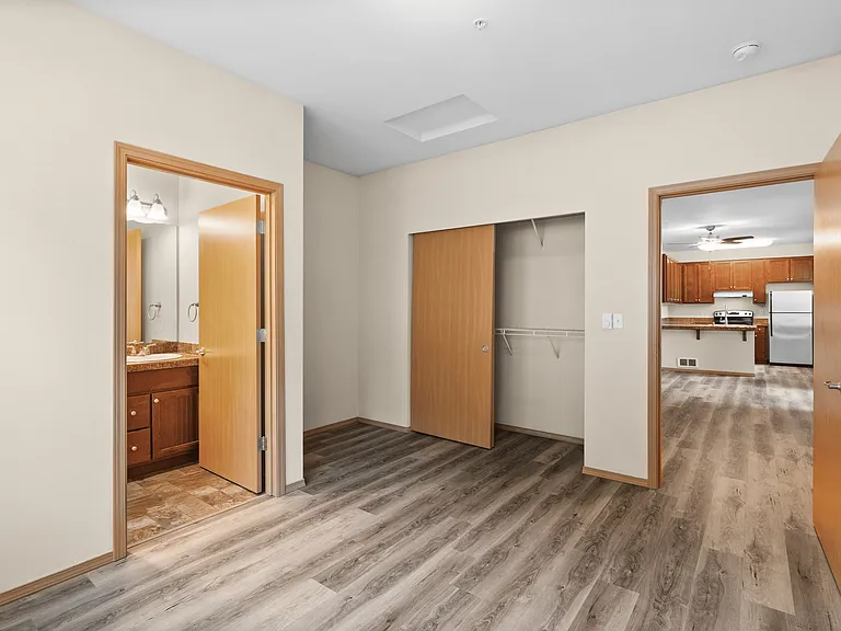 2 Bed 2 Bath Standard w/ Garage - 1,081 Sq Ft 2 Bed 2 Bath Standard w/ Garage - 1,081 Sq Ft
