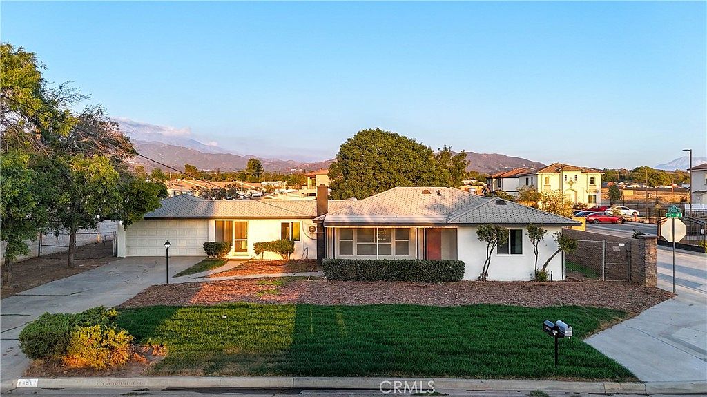 JILL★ 13561 4th St, Yucaipa, CA 92399 | Zillow