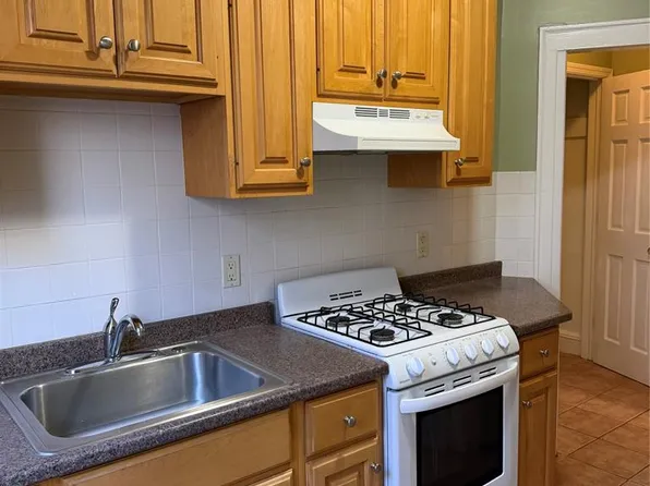 322 Jericho Tpke Floor 2, Floral Park, NY 11001