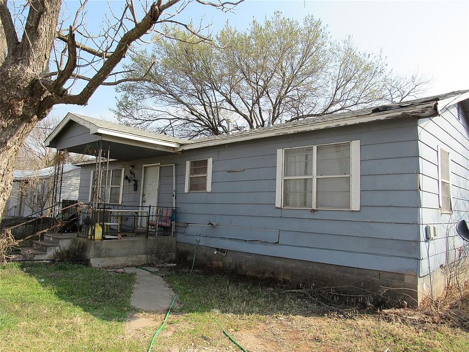 1st image of 805 SW 4th St