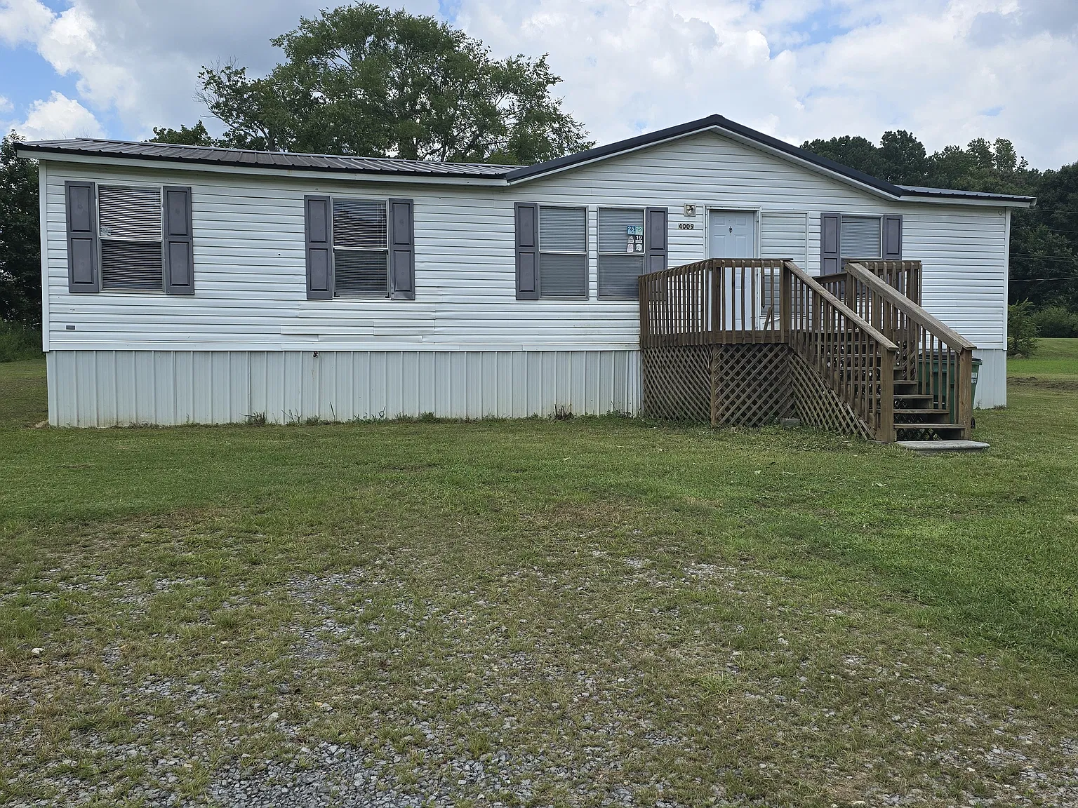 3 bed, 1248 sqft, $1,400 — Photo 1
