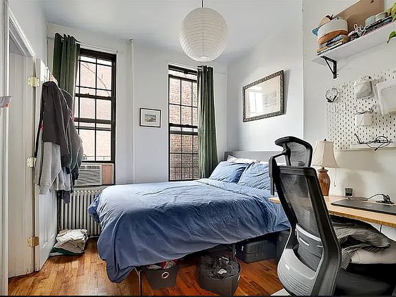 2nd image of 594 Driggs Ave APT 3R