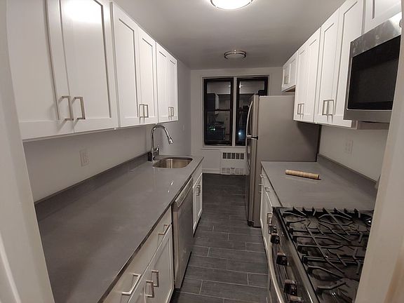 2nd image of 87-01 Midland Pkwy #4F