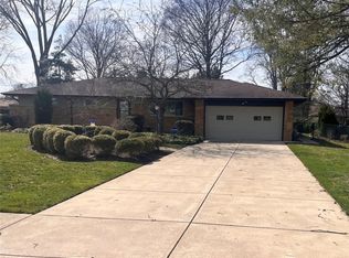 5248 W Park Dr, North Olmsted, OH