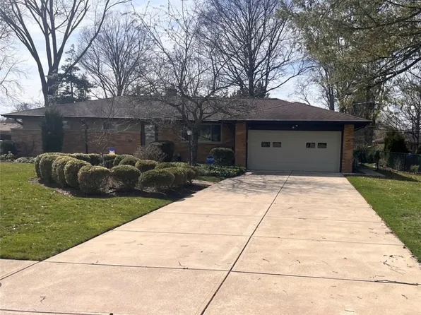 5248 W Park Dr, North Olmsted, OH 44070