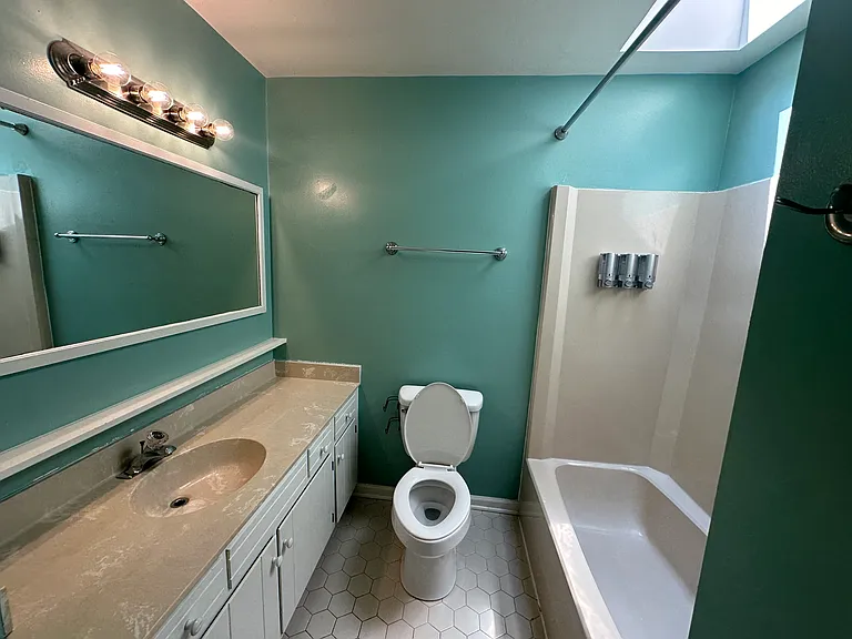 205 Fischer Dr — Photo 16