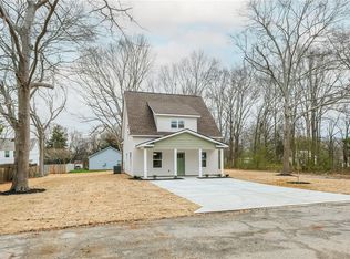 2 W 2nd St, Williamston, SC 29697