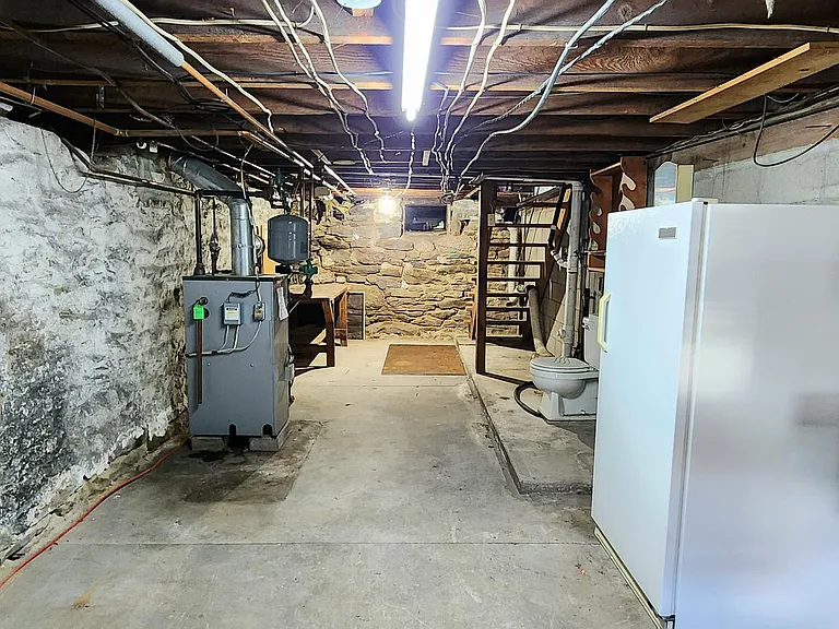 245 S Chestnut St — Photo 10