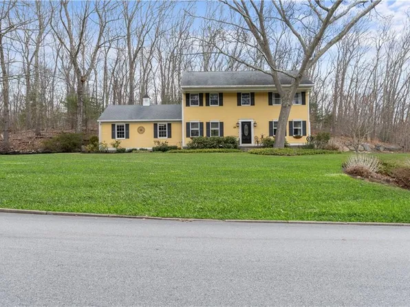 138 Beacon Dr, North Kingstown, RI 02852