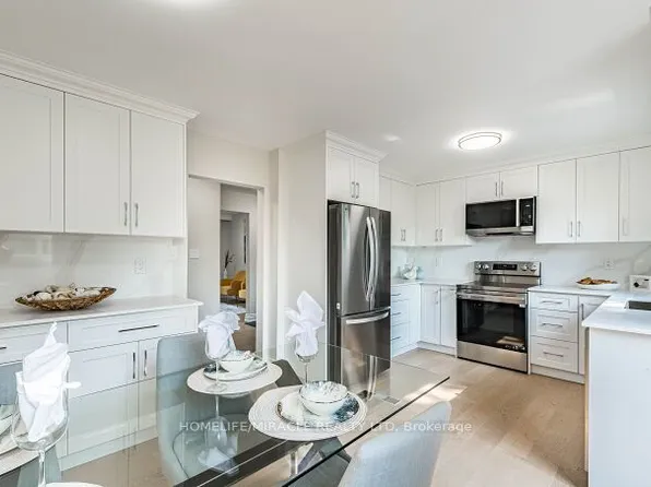 2464 Brookhurst Rd, Mississauga, ON L5J 1R3