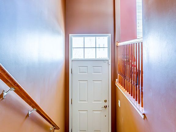 3rd image of 3444 Bradbury Cir