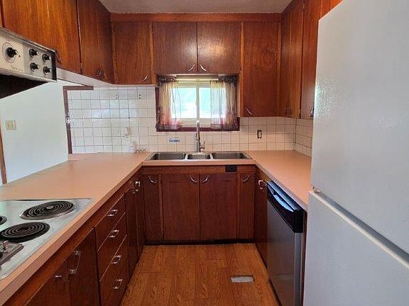 5th image of 806 S 13th St