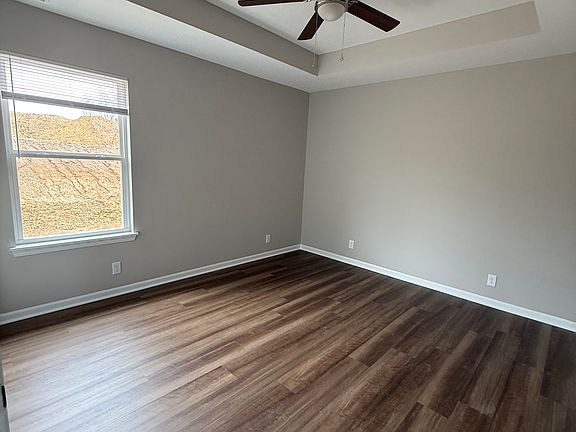 4th image of 1098 Pebblecreek Dr