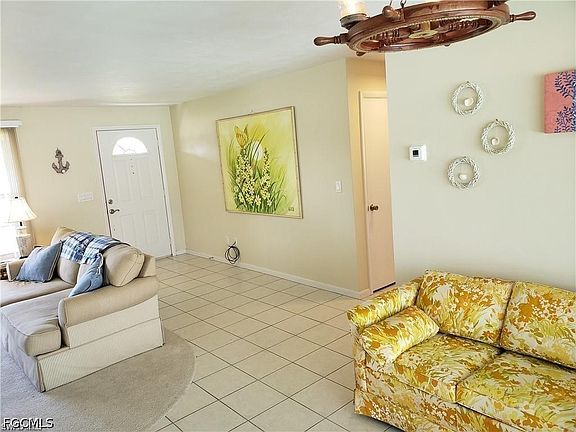 3rd image of 1305 SE 21st St