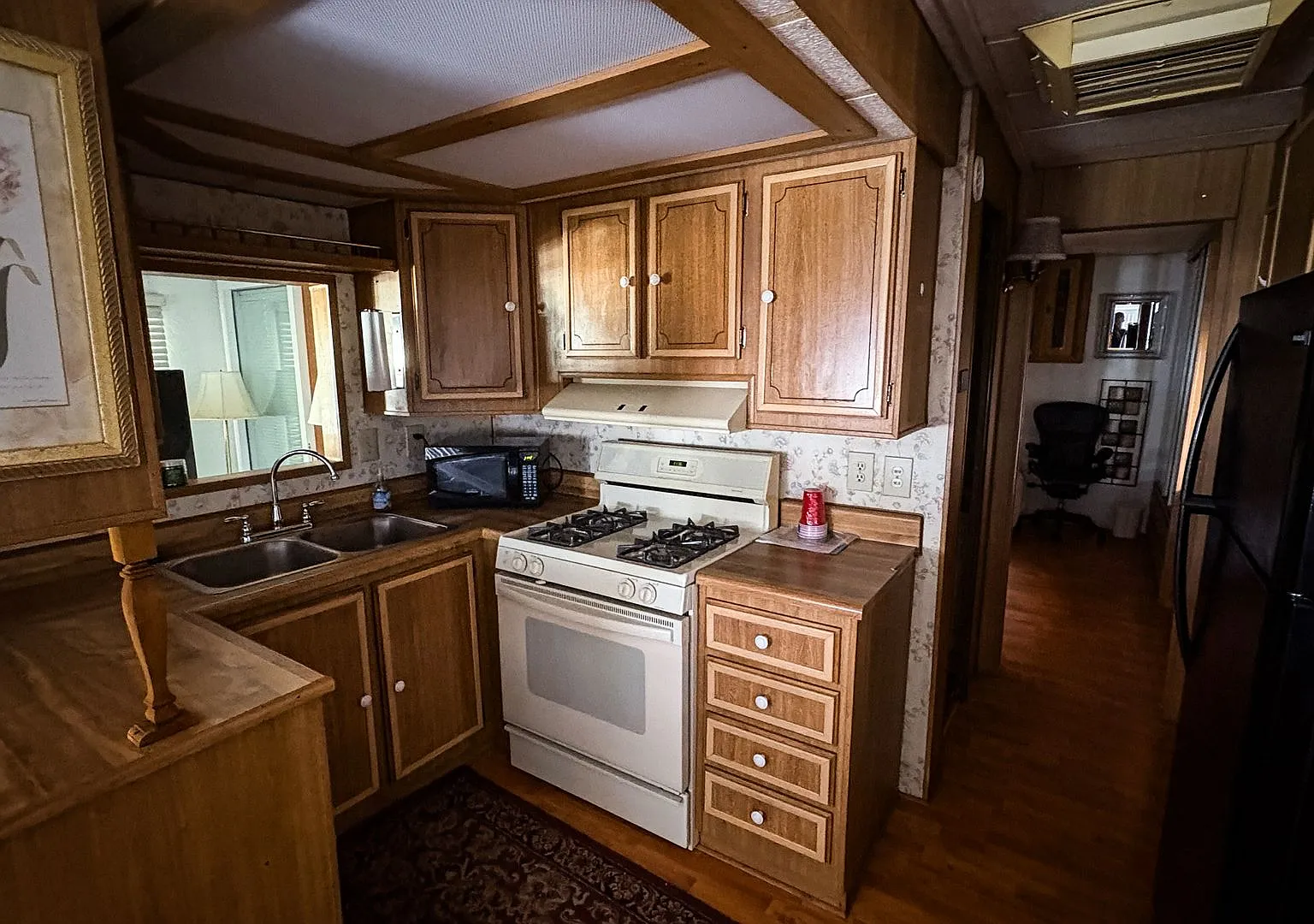 918 Acorn Dr — Photo 3