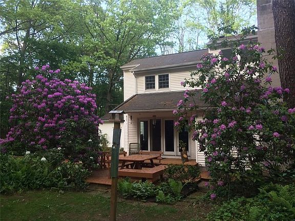 3rd image of 166 Golf Ave