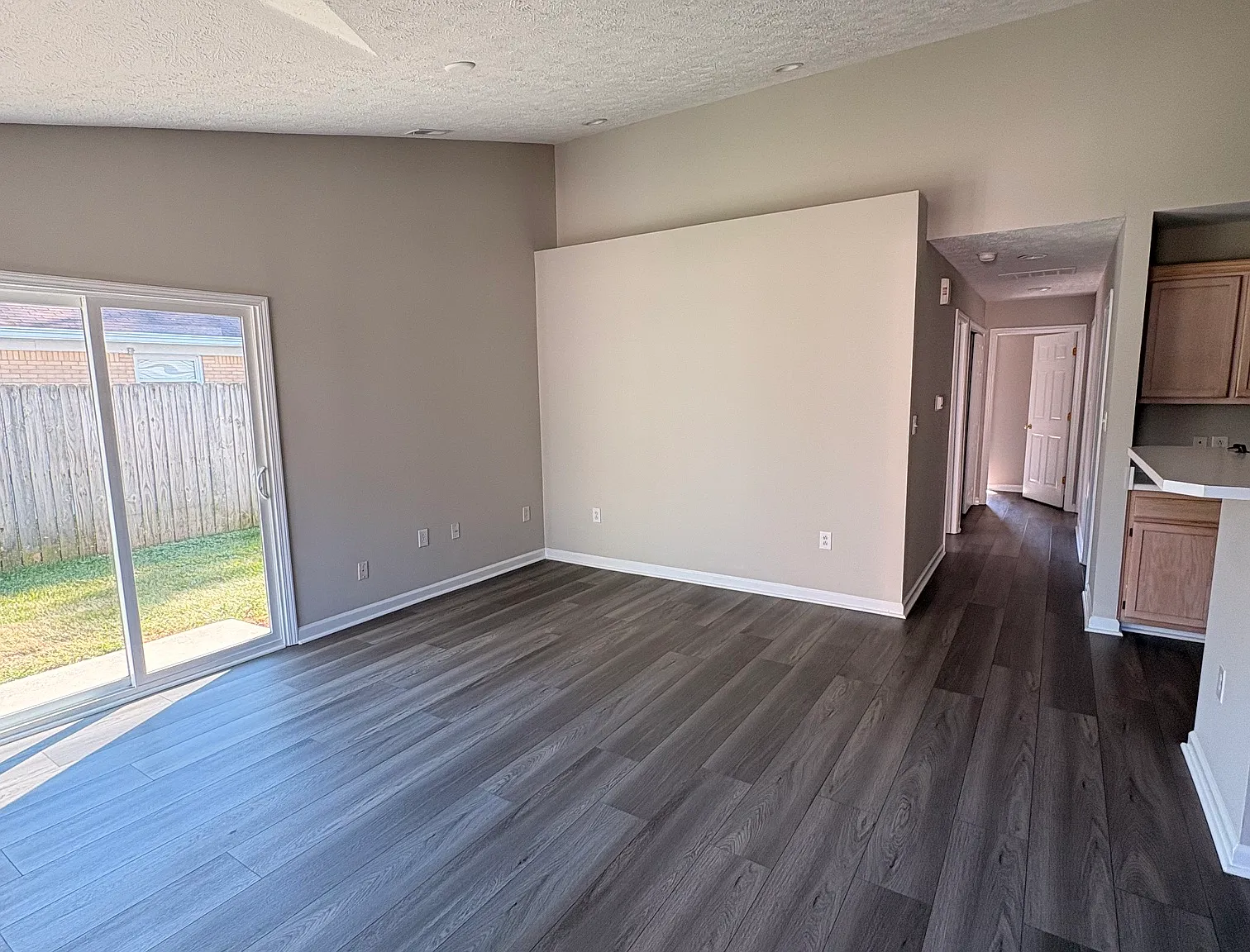 3 bed, 1200 sqft, $1,795 — Photo 2