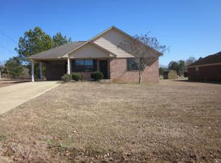 1084 Burress St, Baldwyn, MS 38824