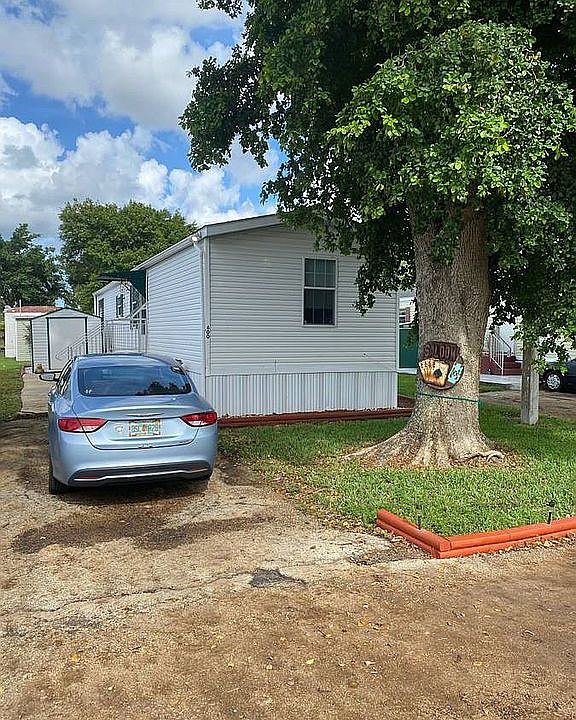 1st image of 600 SW 131st Ave