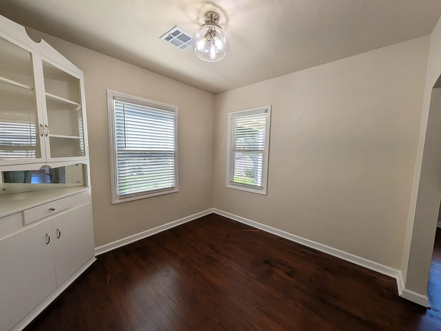 2 bed, 1175 sqft, $1,955 — Photo 4