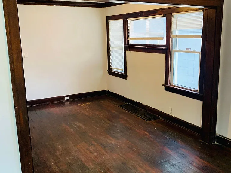 4933 Highland Ave — Photo 2