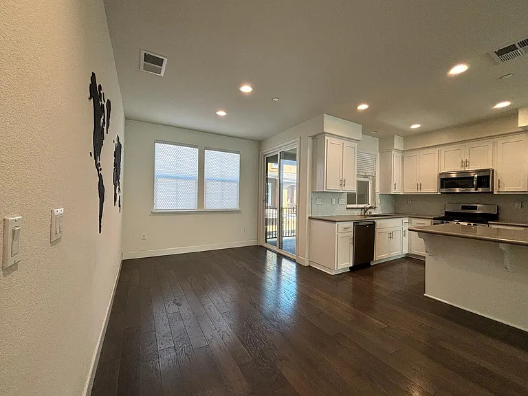 5661 Coffeeberry Rd — Photo 4