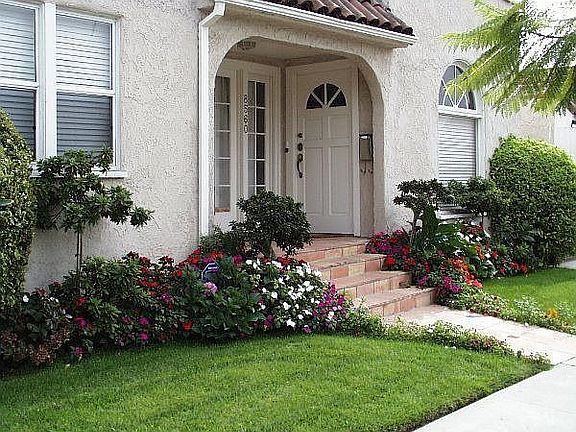 8560 Rosewood Ave
2br/1ba