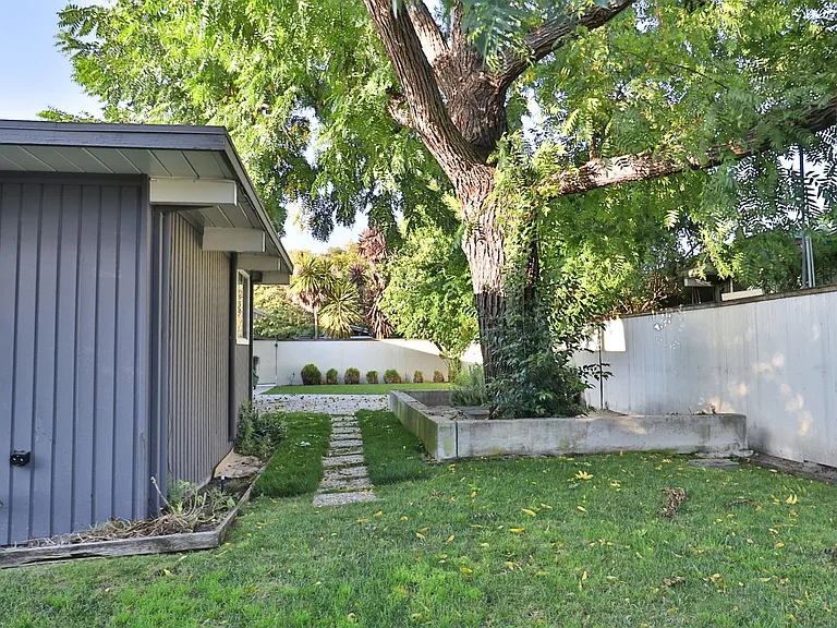 2467 Alvin St — Photo 35